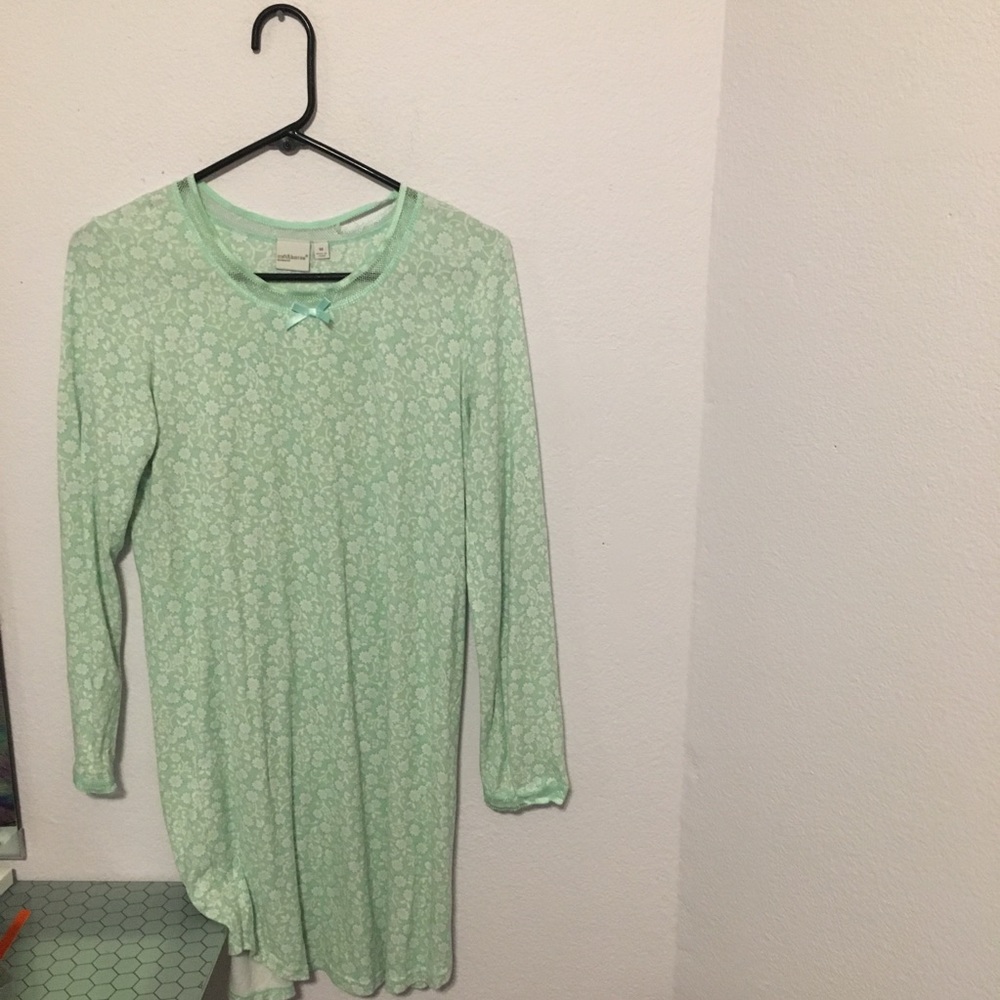 Sweet Medium Croft & Barrow nightshirt